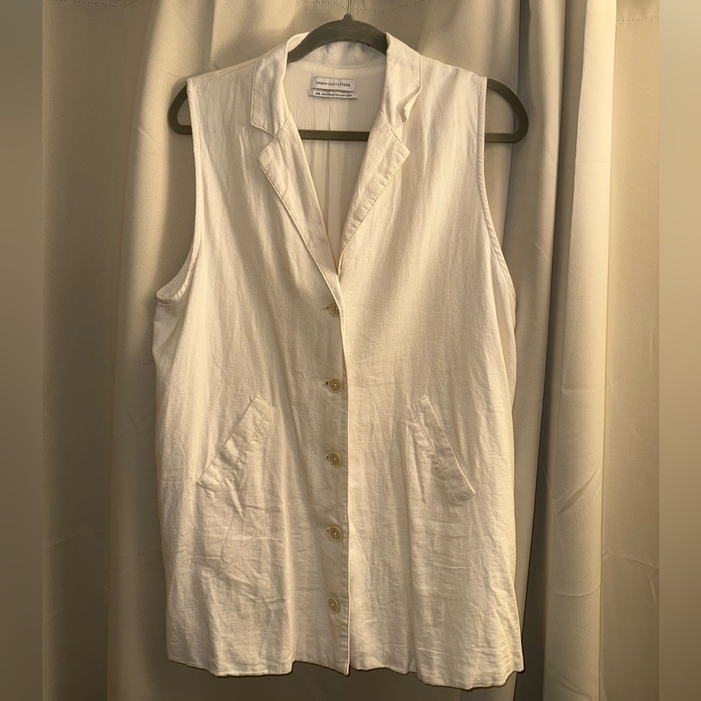 UO Sleeveless White Button-Up Dress